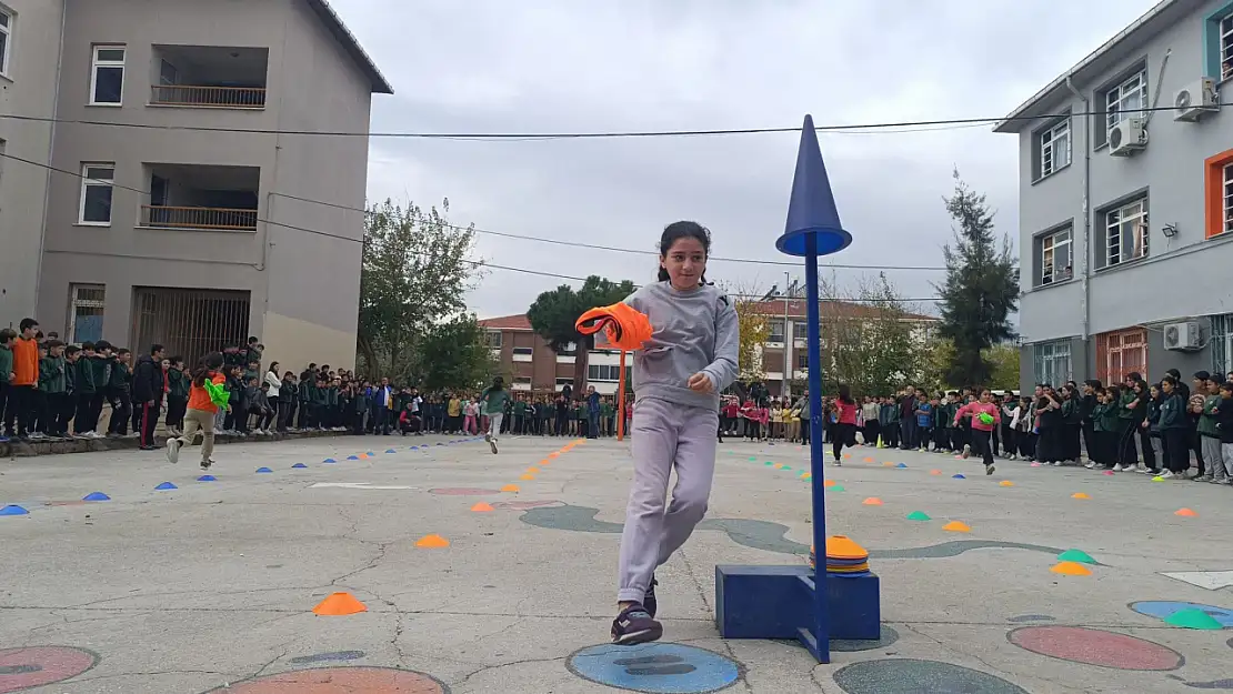 Bayındır'da İlkokul Öğrencileri Fiziksel Etkinliklerde Buluşuyor