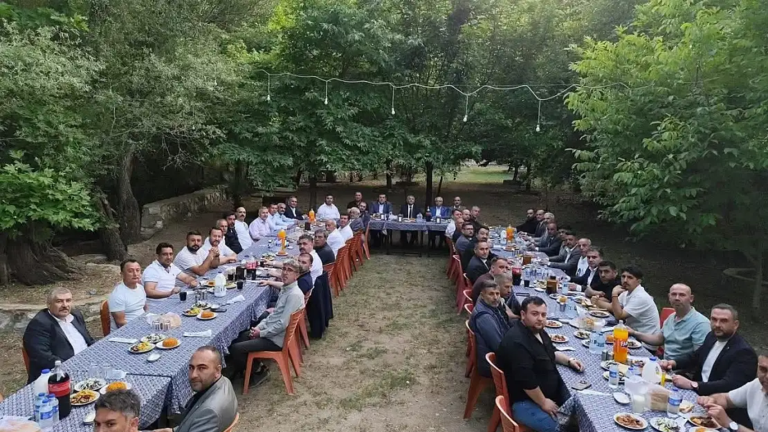 Bayındır'da MHP'den Bölgesel Buluşma: İstişare Toplantısında Gelecek Planları Masaya Yatırıldı