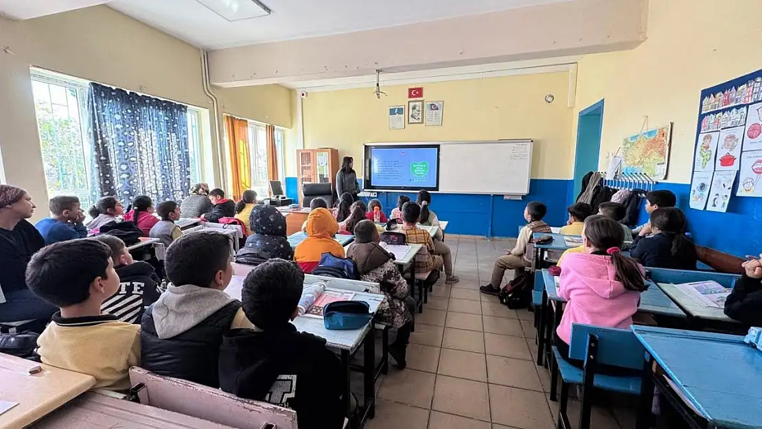 Bayındır'da Öğrencilere 'Gıda Okuryazarlığı' Eğitimi Verildi