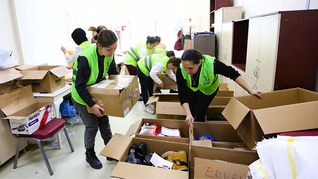 Bayraklı afetzedelere sahip çıktı