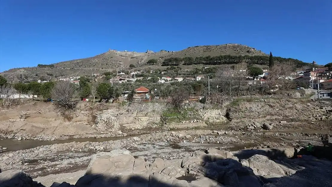 Bergama Antik Kenti’nde yeni sur duvarları