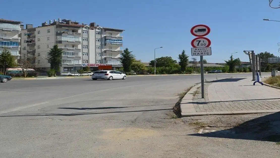 Beyşehir'in giriş ve çıkışlarındaki görünür noktalara uyarı levhaları yerleştirildi