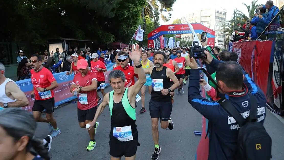 Binlerin koştuğu Maraton İzmir tamamlandı