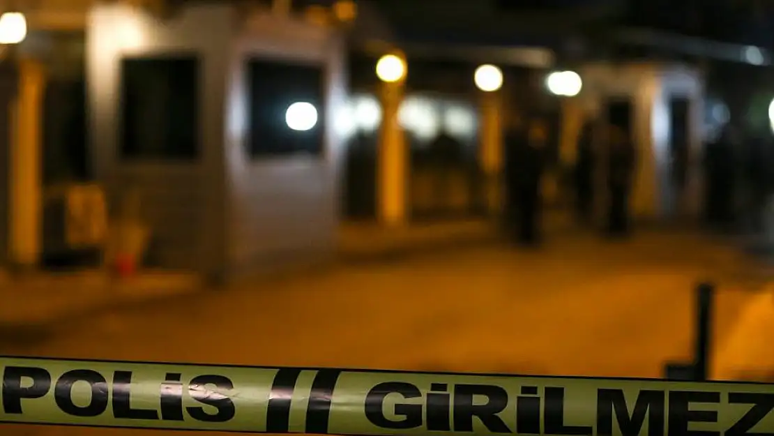 Biri polis iki kişinin hayatını kaybettiği kavganın sebebi: Çöp atma