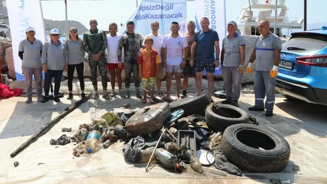 Bodrum’da denizden 106 KG atık çıktı