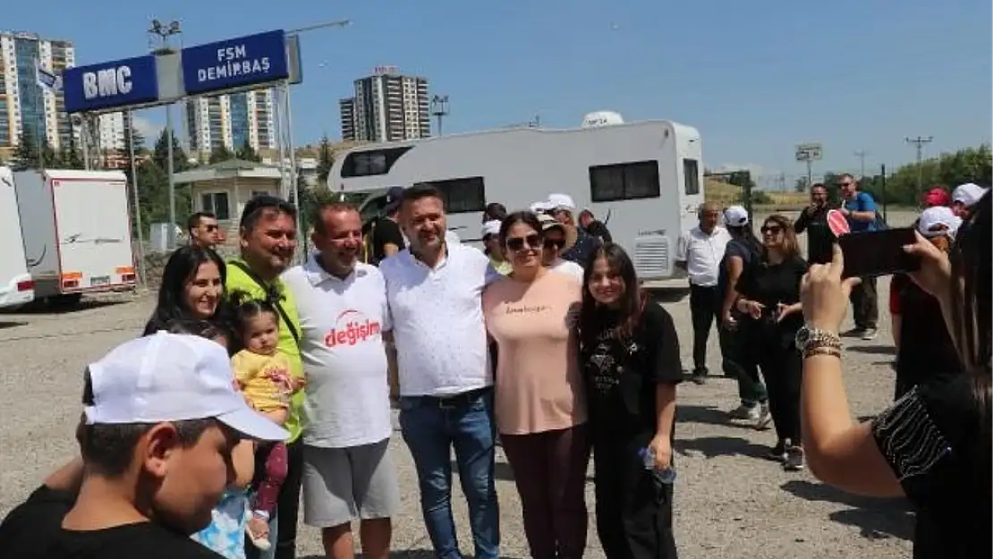 Bolu Belediye Başkanı Tanju Özcan, ‘Değişim ve Adalet’ Yürüyüşüyle Ankara’ya Ulaştı