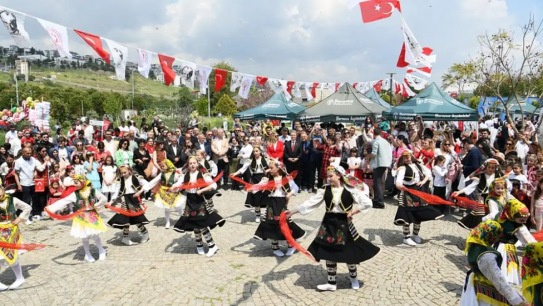 Bornova'da gökyüzü rengârenk oldu