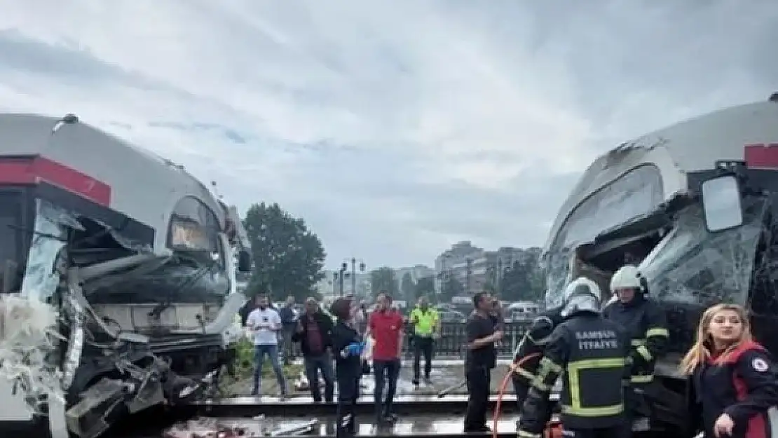 Samsun’da iki tramvay çarpıştı