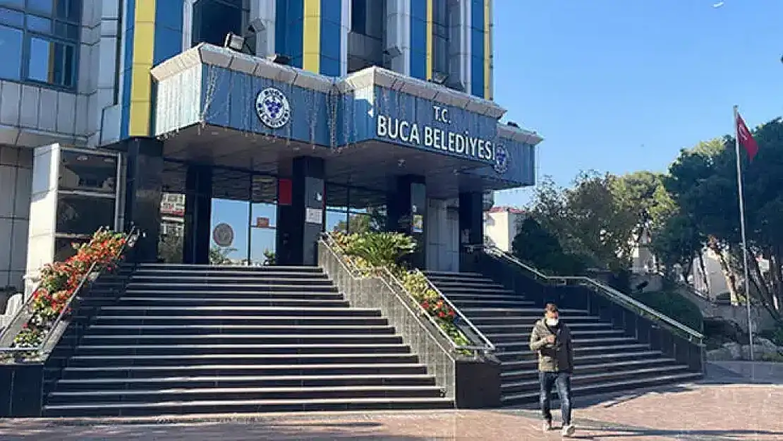 Buca ve Bayraklı belediyelerinde belediye işçileri, yarım gün iş bıraktı