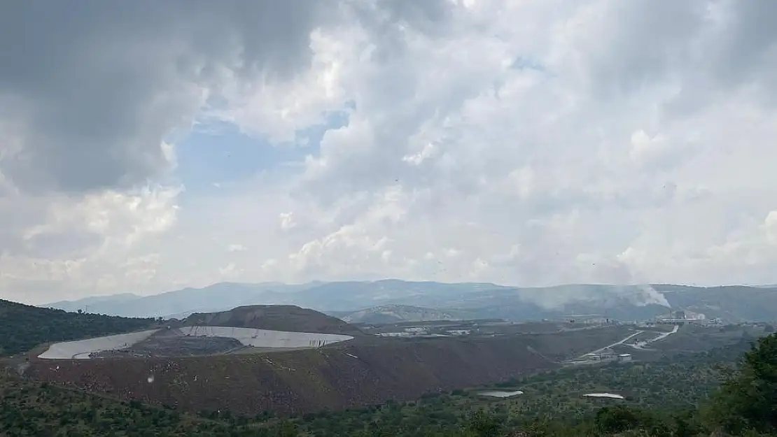 Büyükşehir'in çöplüğü Menemen ovası