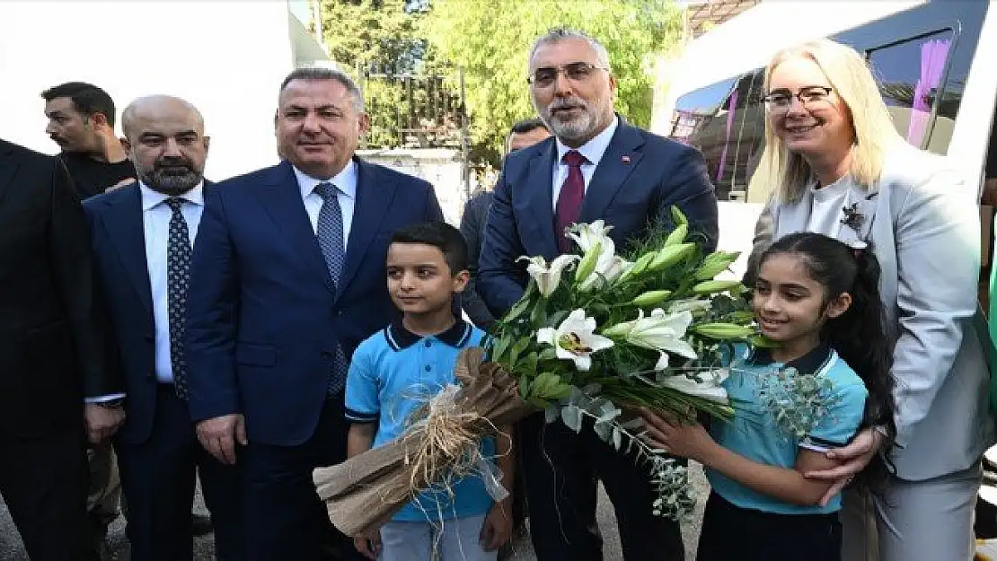 Çalışma ve Sosyal Güvenlik Bakanı Işıkhan’dan İzmir’e çıkarma