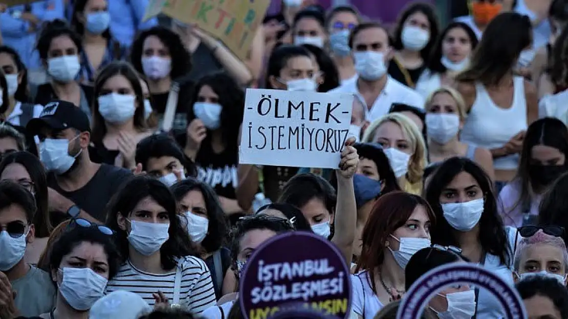 Cani adam önce aşık olduğu kadını sonra kendisini öldürdü