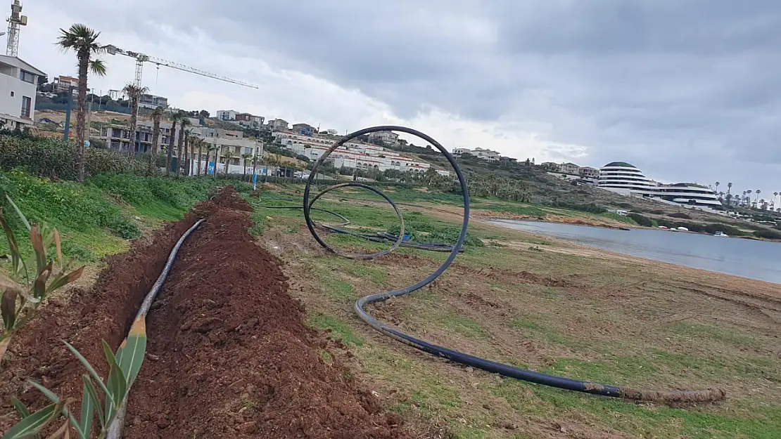 Çeşme'de Denize Deşarj İddiası Halk Rahatsız!