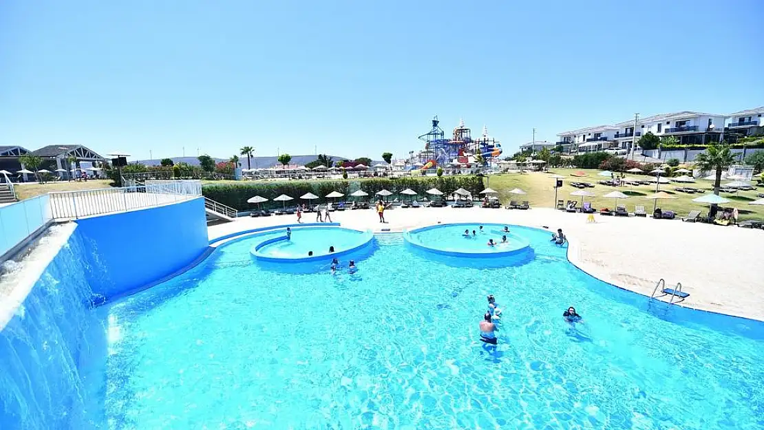 Çeşme'de 'Oasis Aqua Park' sezonu açılıyor