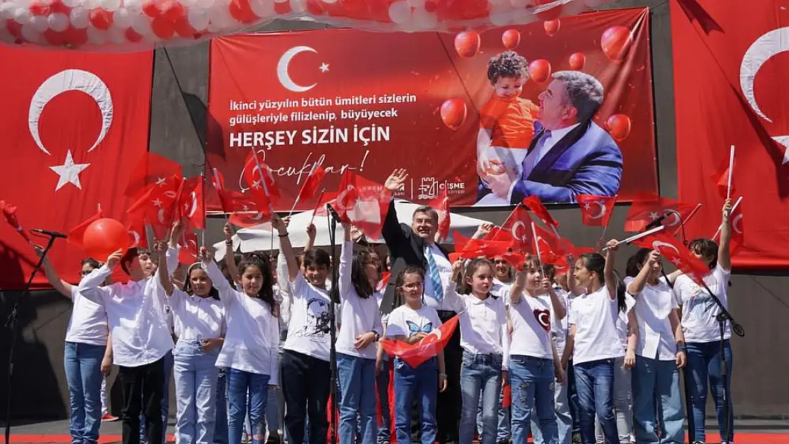 Çeşme'de Selda Bağcan'la 23 Nisan coşkusu