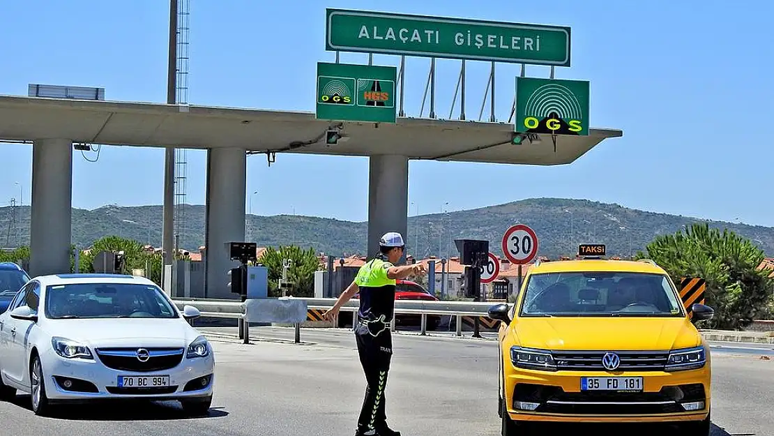 Çeşme'ye 217 bin 271 araç giriş yaptı