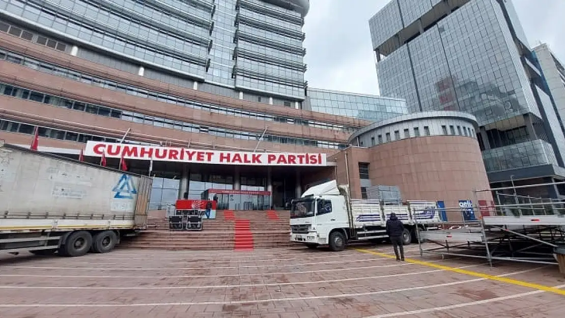 Chp genel merkezinde üzeri çizilenler