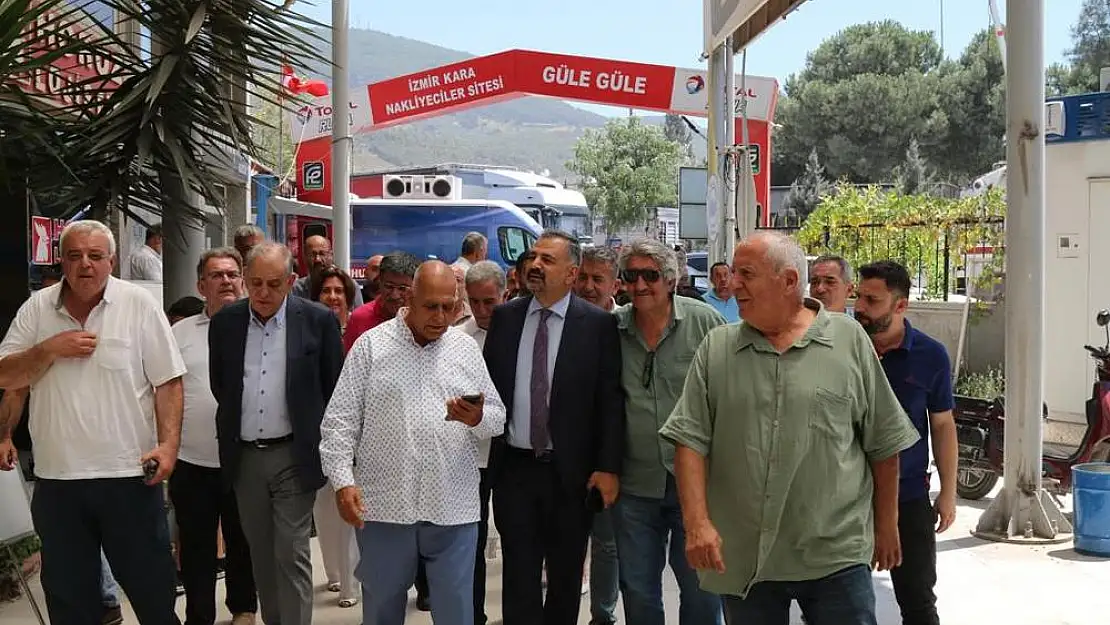 CHP İzmir’den nakliyecilere destek: Aslanoğlu’ndan siyah kurdele çağrısı