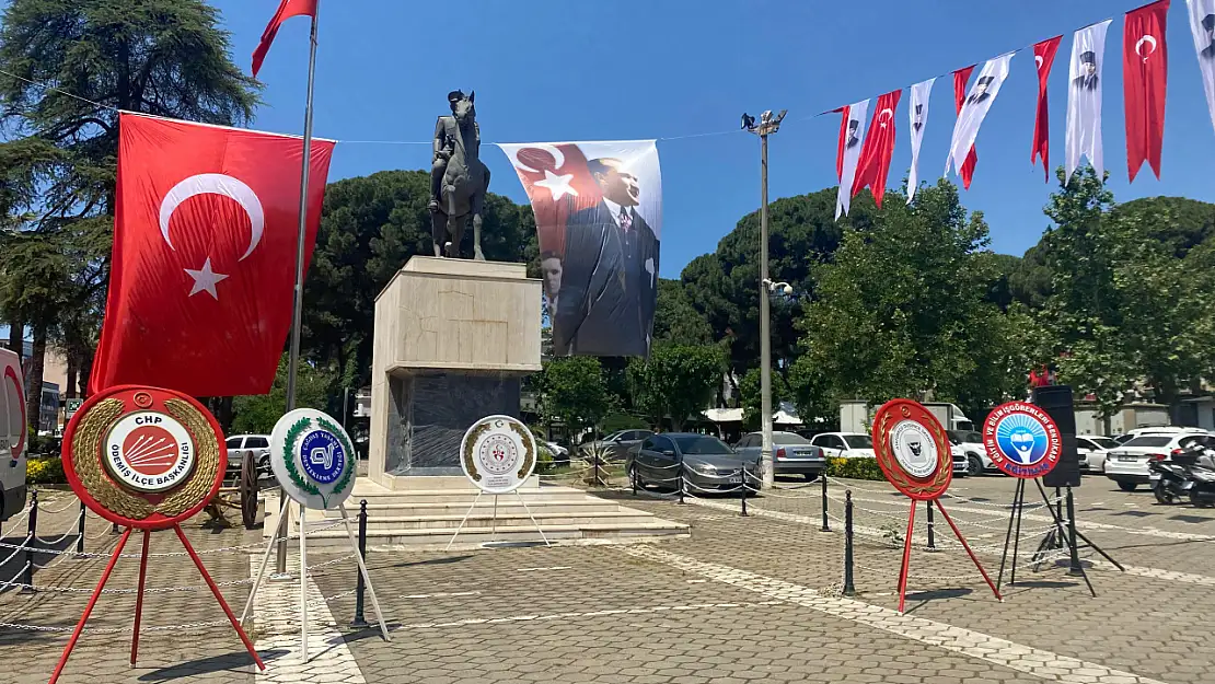 CHP Ödemiş'ten 19 Mayıs'a Anlamlı Çelenk Töreni