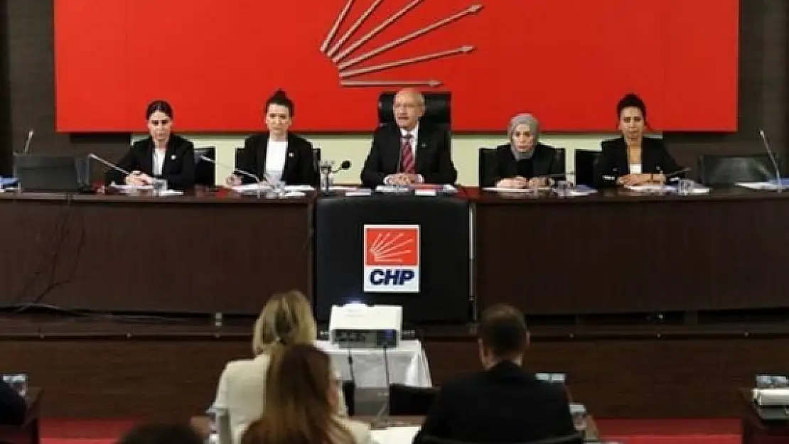 CHP’de beş saatlik Parti Meclisi toplantısından kurultay kararı çıktı