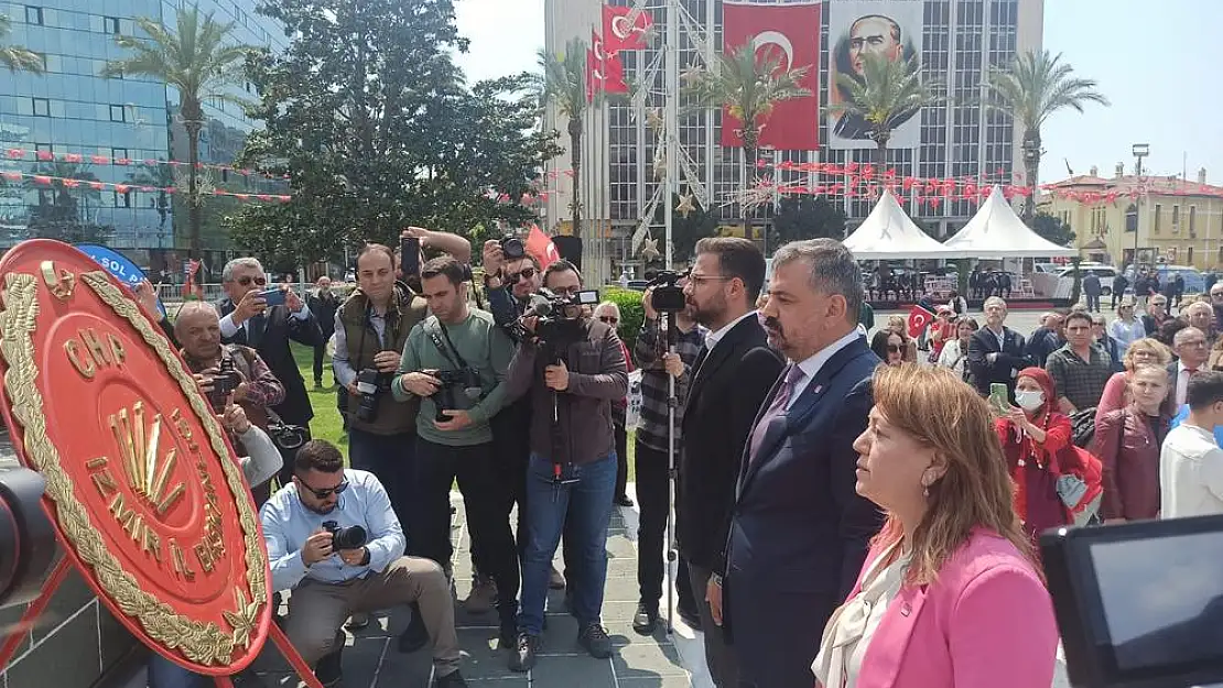 CHP'den Ata'ya çelenk