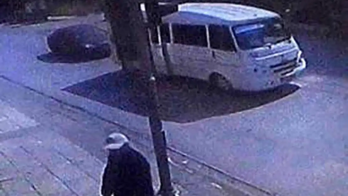 Çocuğunun gözü önünde esnafı vurdu
