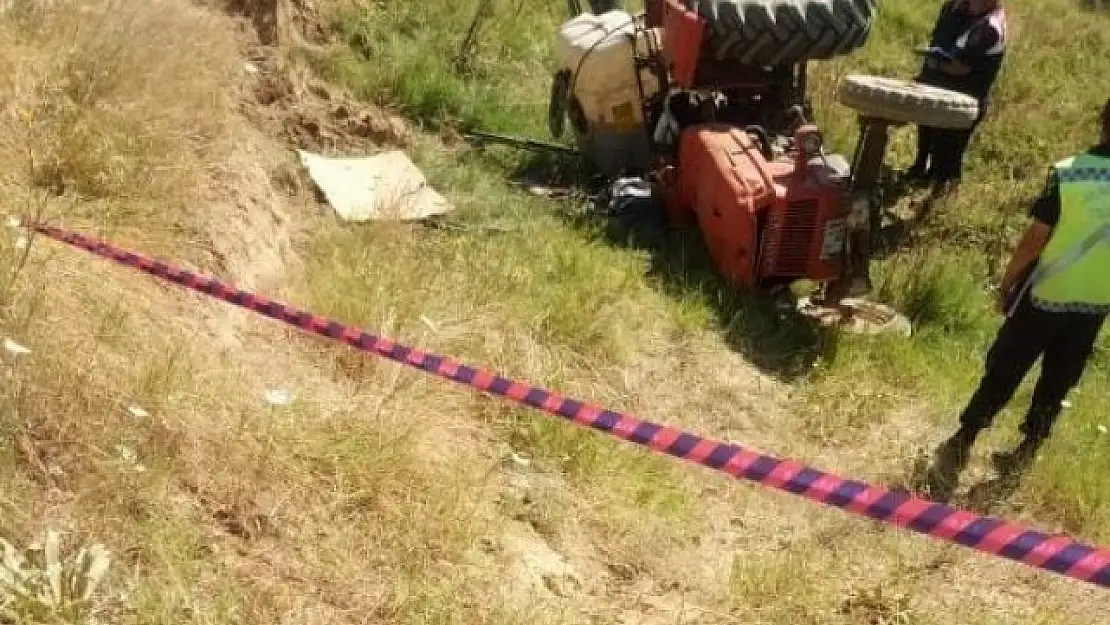 Denizli’de Traktör Kazası: Çiftçi Tarlasında İlaçlama Yaparken Hayatını Kaybetti