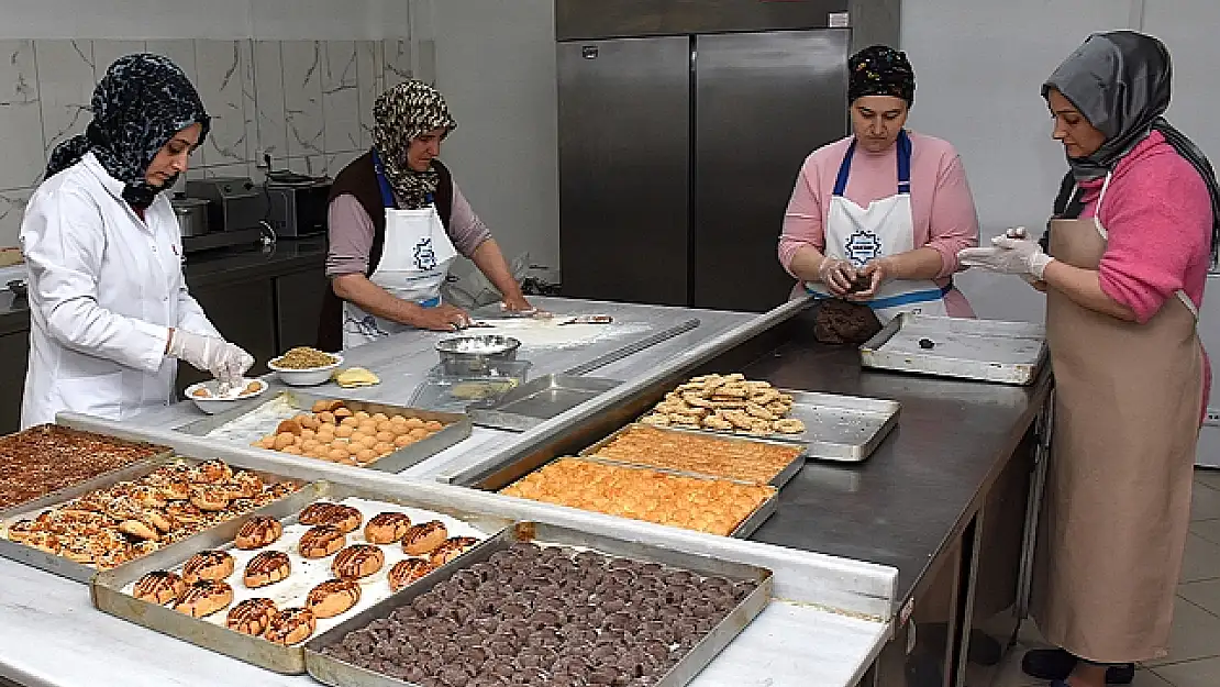 Depremzede kadınlar kooperatif çatısında yeniden üretime başladı