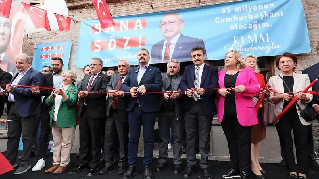 Dikili'de seçim ofisi açılışı miting havasında gerçekleşti
