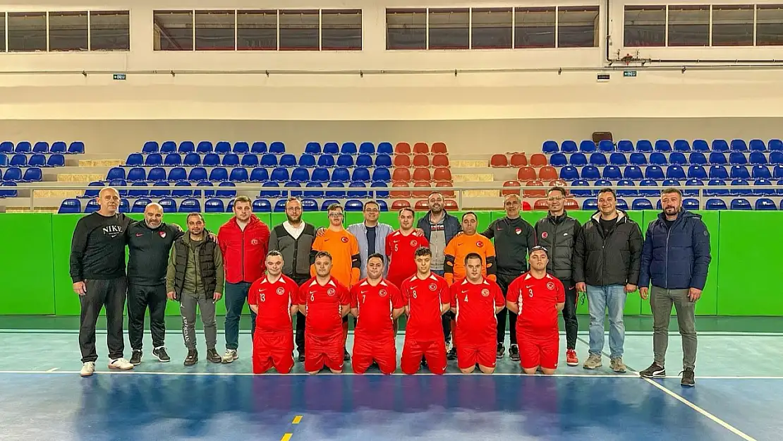 Down Sendromlu Futsal Milli Takımı Avrupa Şampiyonası Hazırlıkları İçin Bayındır'da