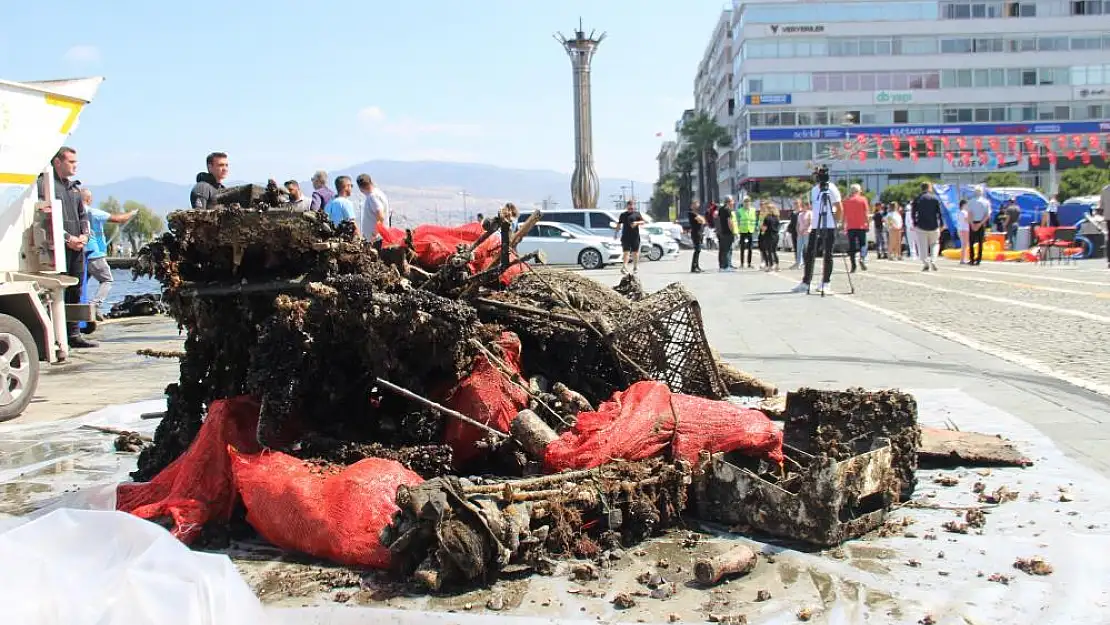 Dünya Çevre Günü İzmir’de deniz temizliği etkinliğiyle kutlandı