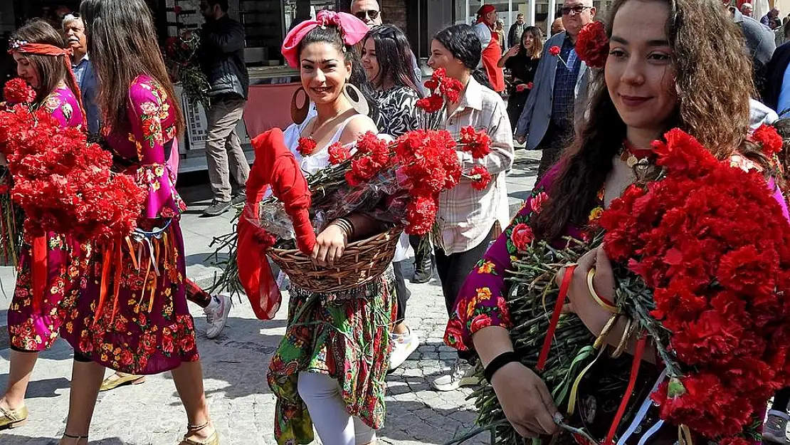 Dünya Romanlar Günü coşkuyla kutlandı