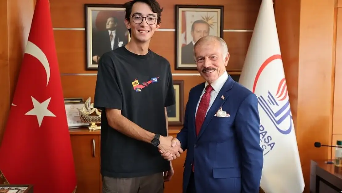 Dünya şampiyonu Mete Gazoz’dan Bayrampaşa Belediyesi’ne ziyaret