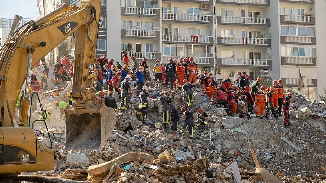 'Enkazda ulaşılamayanlar 1 yıl sonra gaip sayılır'