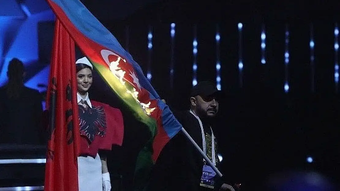 Ermenistan’dan Azerbaycan bayrağına saldırı