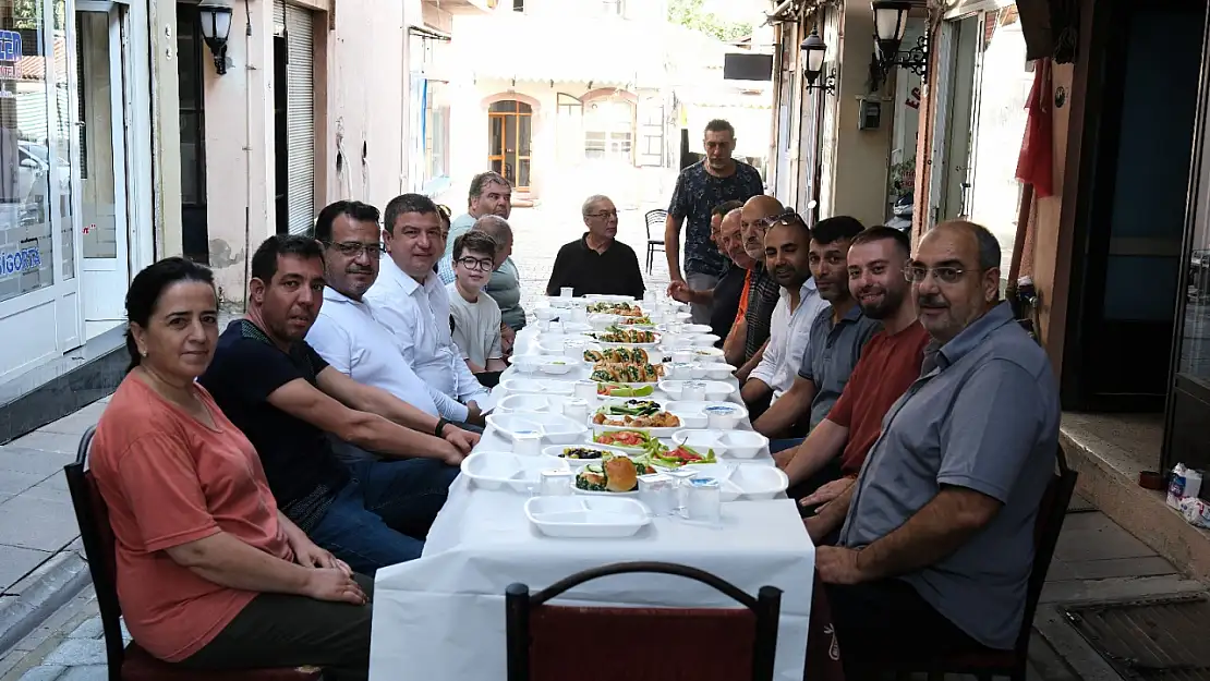 Esnaf, Başkan Okuroğlu ile Kahvaltıda Buluştu