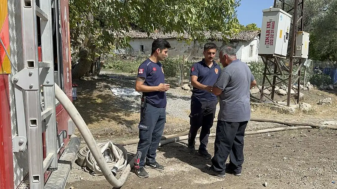 Evi yanan vatandaş yangın söndürme ekiplerine erik suyu ikram etti