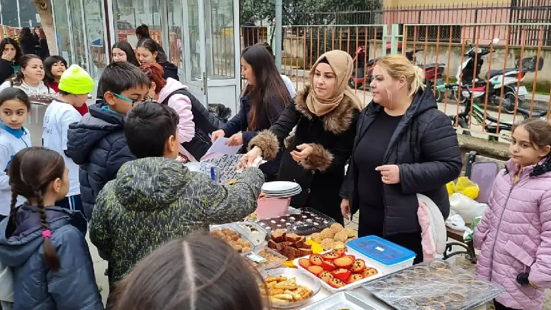 FATİH ORTAOKULU SMA HASTASI MEHMET AYAZ İÇİN KERMES DÜZENLEDİ
