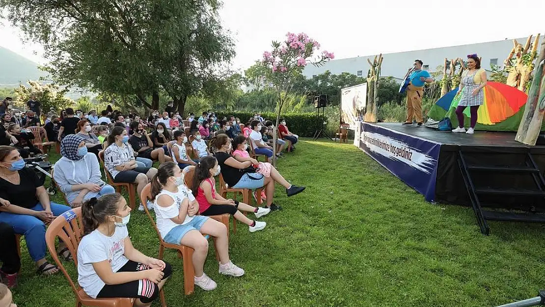 Gaziemir Belediyesi'nden çocuk tiyatroları