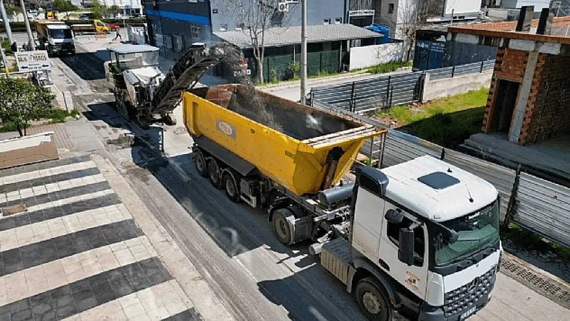 Gaziemir’de yol yapım çalışmaları son sürat 130.000 metrekare asfalt, 125.000 metrekare kilit taşı