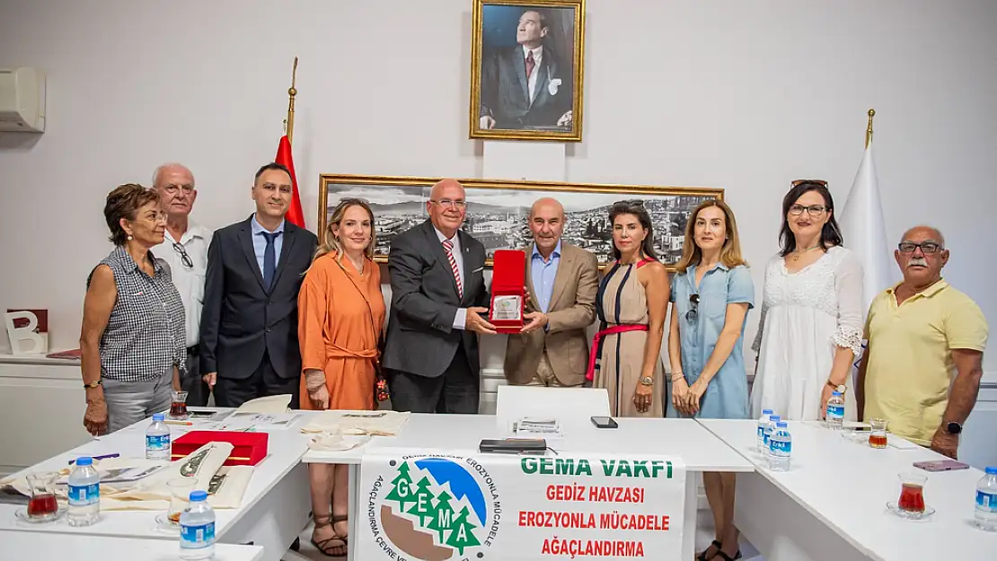 GEMA Vakfı'ndan Başkan Tunç Soyer’e plaket