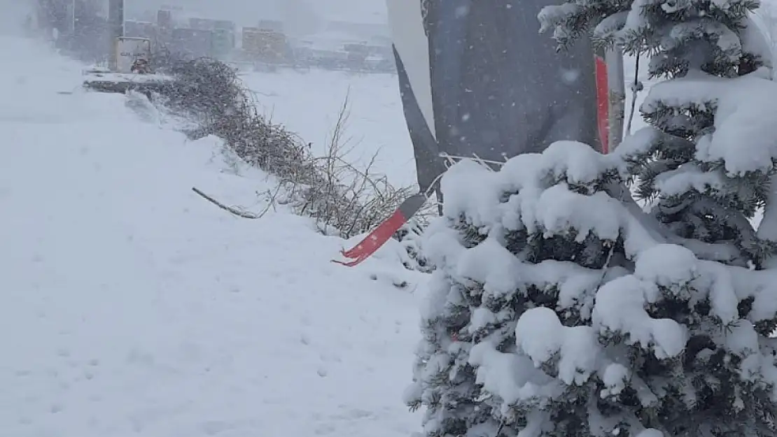 Gölcük Yaylası'na Kar Yağdı Beyaz Cennet Görüntülendi