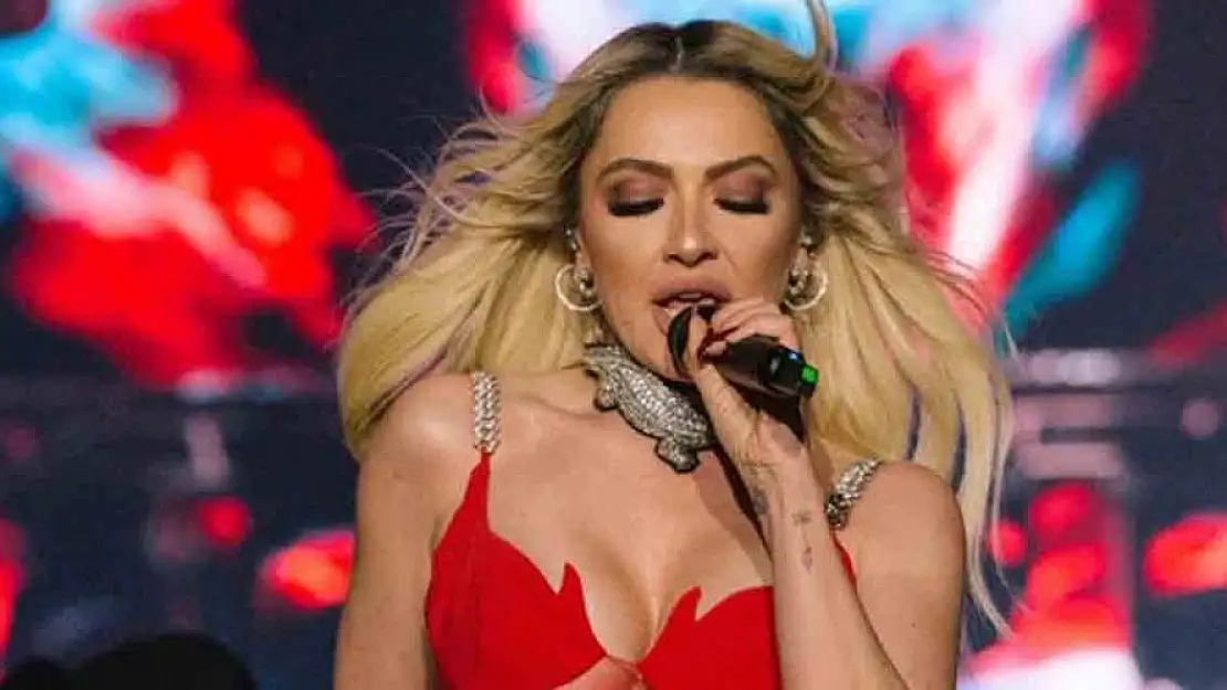 Hadise, depremzede çocuklar için söyledi