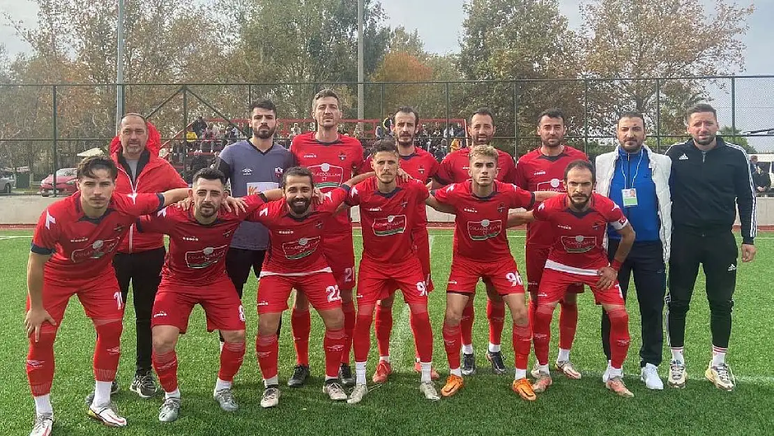 HALİLBEYLİSPOR GRUBUNDA NAMAĞLUP MÜCADELESİNİ SÜRDÜRÜYOR
