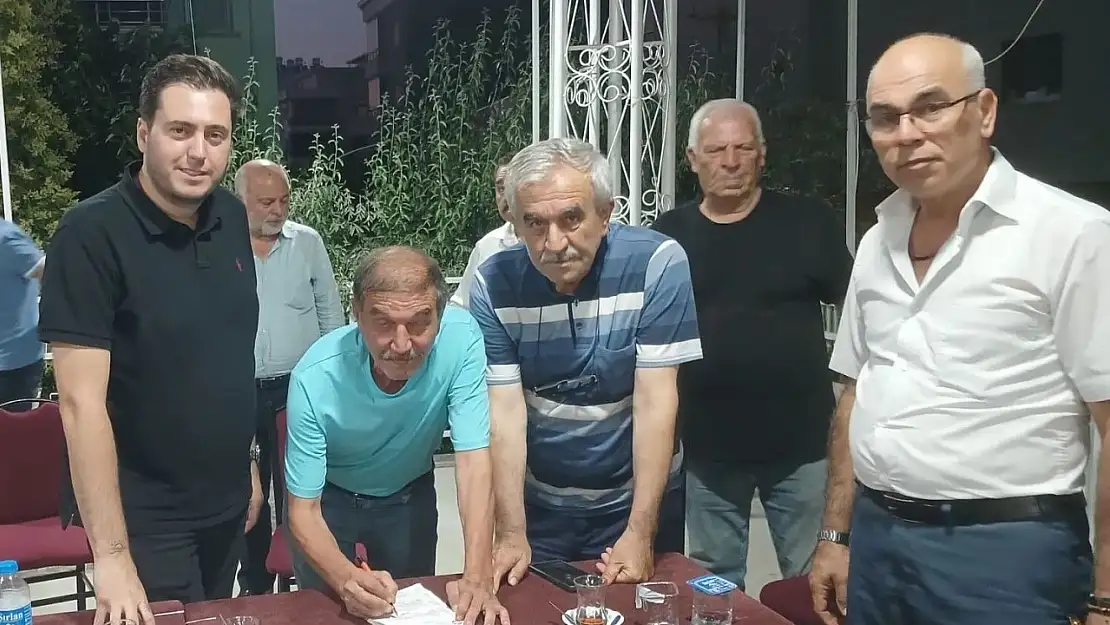 Hasan Akbıyık ve Ekibi Demokrat Parti Saflarına Katıldı