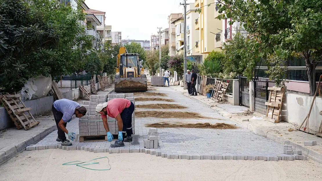 Hürriyet Mahallesi'nde Sokak İyileştirme Çalışmaları Devam Ediyor