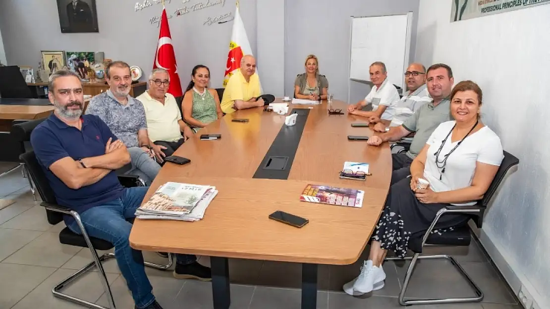 İGC, İzmir’deki günlük yerel gazetelerin temsilcileriyle bir araya geldi