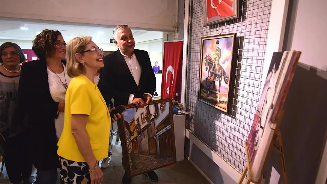 İki kadın sanatçının sergisi Bornova'da