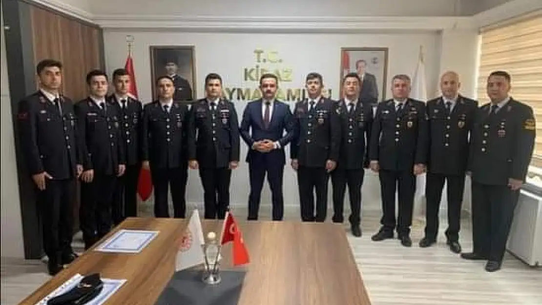 İlçe Jandarma Personeli, kuruluş yıl dönümü nedeniyle Kiraz Kaymakamlığı’nı ziyaret etti