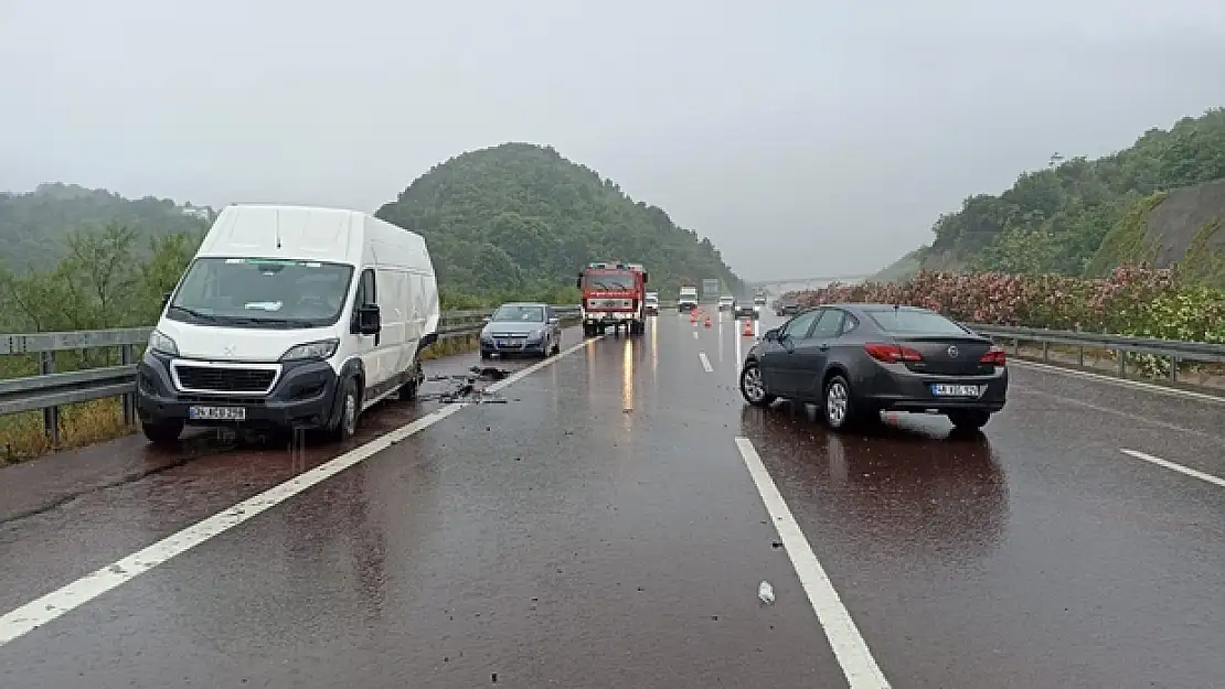 İstanbul-İzmir Otoyolu’nda Zincirleme Kaza: 2 Yaralı